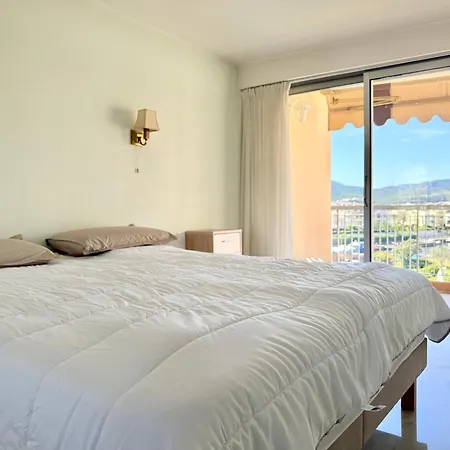 Somptueux 3 Pieces Vue Sur Piscine Дом отдыха Мандельё-ла-Напуль